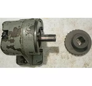 Кутовий редуктор коробки подач станка HECKERT FSS-315/FSS-400/FU/FW/FUW Кутовий редуктор коробки подач станка HECKERT FSS-315/FSS-400/FU/FW/FUW