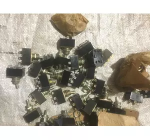 Тумблер ТП1-2 двополюсний Тумблер ТП1-2 двополюсний