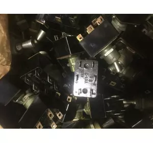 Тумблер ТП1-2 двухполюсный Тумблер ТП1-2 двухполюсный